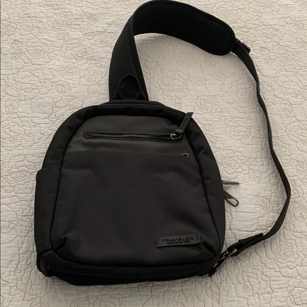 NEW. Travelon Crossbody Bag Unisex Black